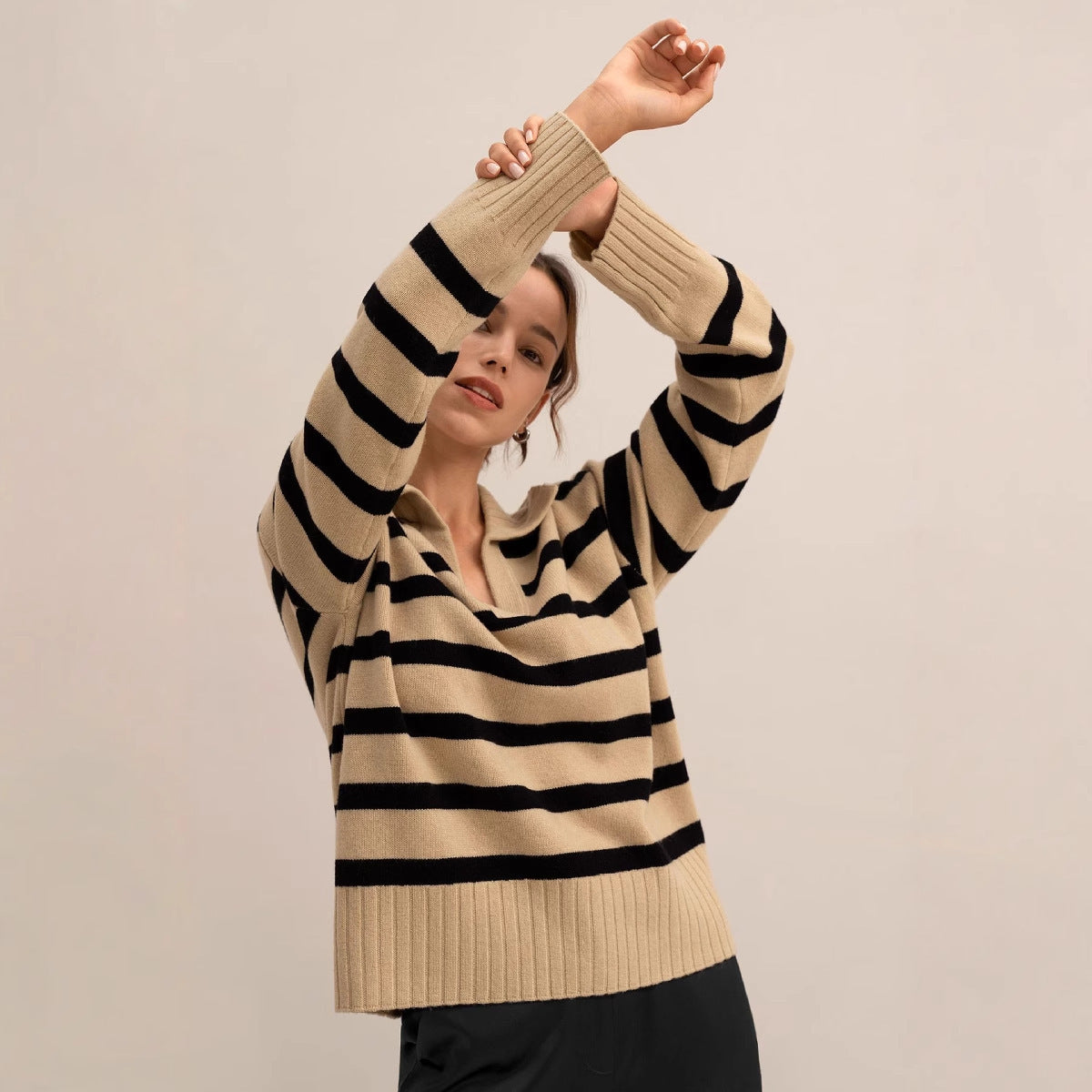 Contrast Color Loose Knitted Polo Collar Sweater